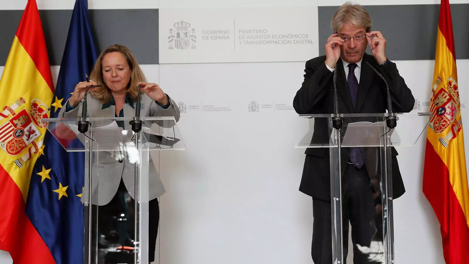 La ministra d’Economia, Nadia Calviño, i el comissari d’Economia de la Comissió Europea, Paolo Gentiloni, ahir.