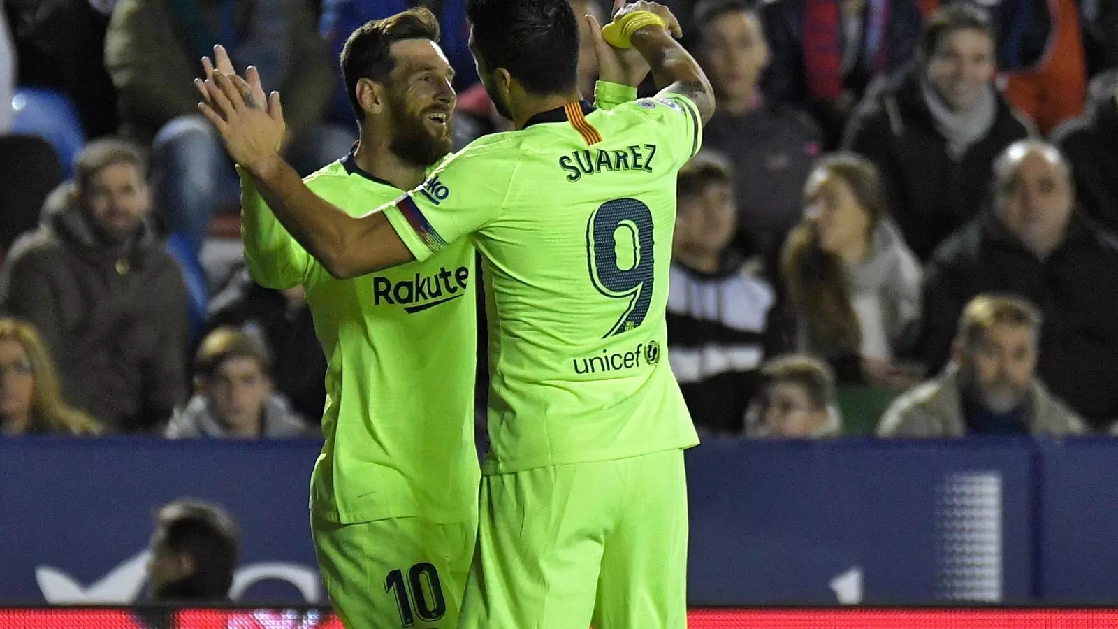 Leo Messi i Luis Suárez celebren un gol