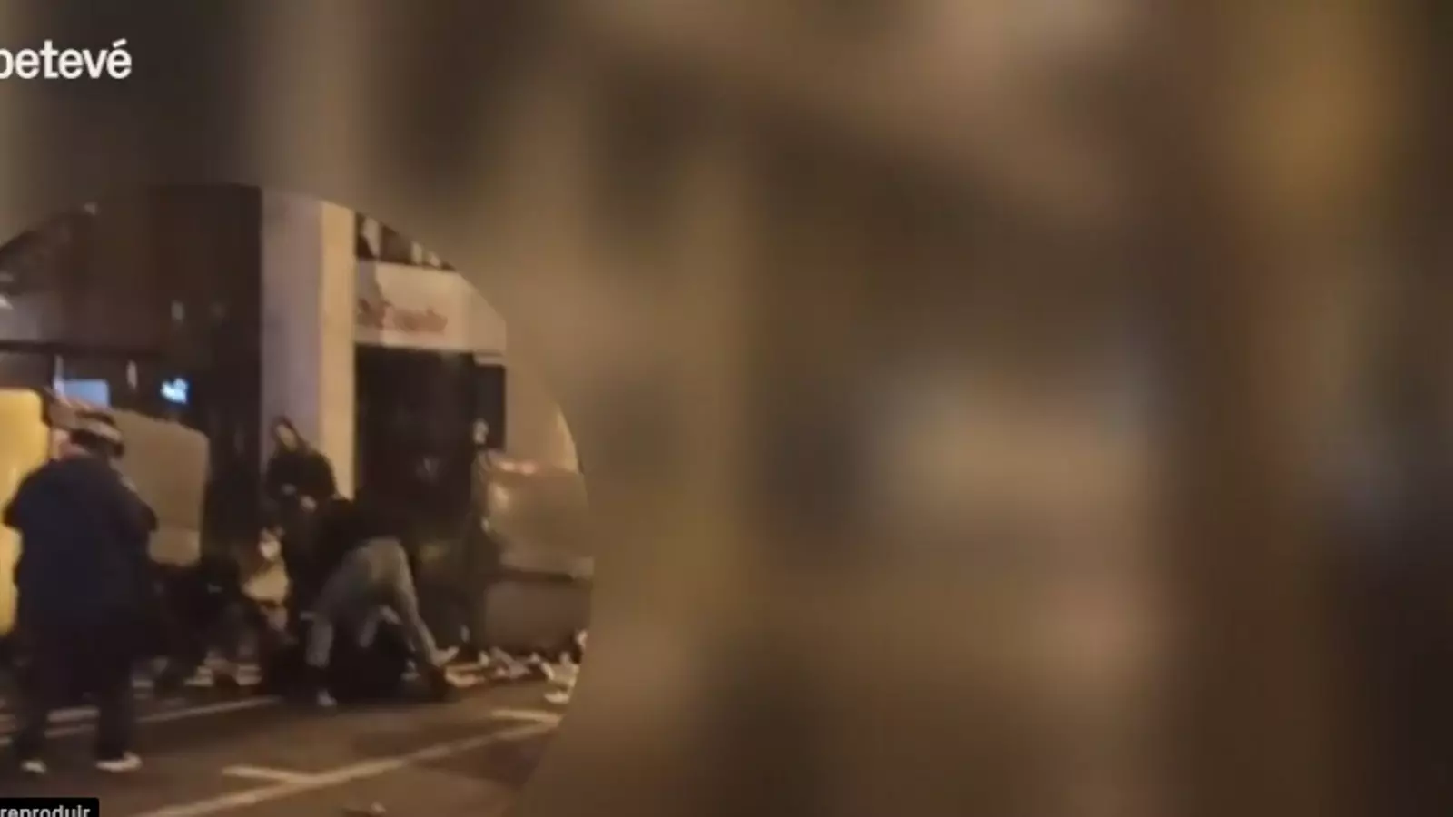 El vídeo de Betevé on es veu el moment en què la policia va disparar amb bales de foam a la Via Augusta