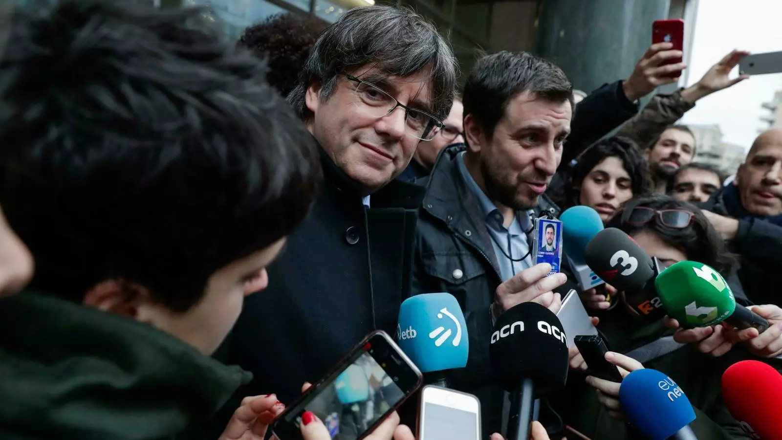 Puigdemont i Comín atenent al mitjans de comunicació
