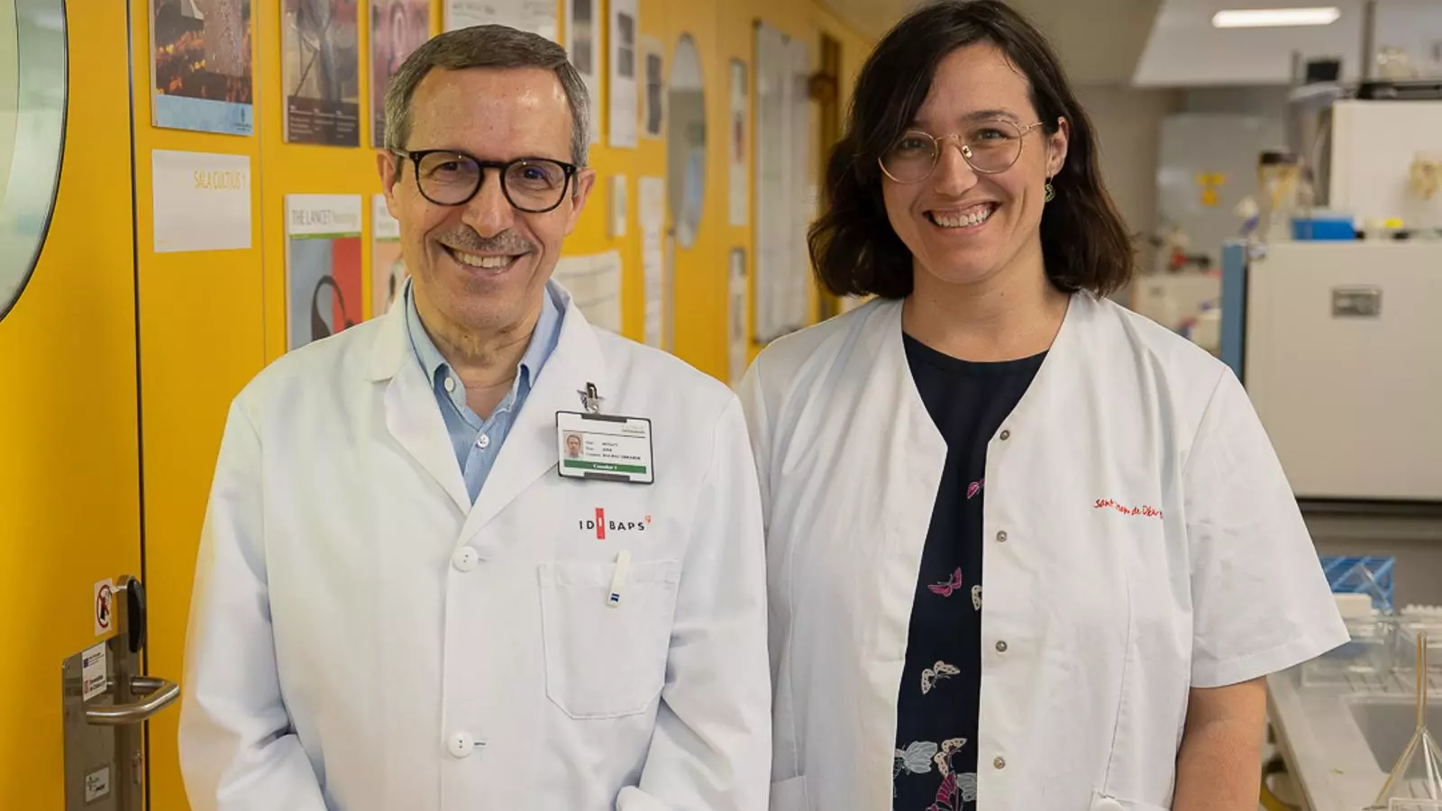 Josep Dalmau, de l’IDIBAPS, i Thais Armangué, de la Fundació Privada per a la Recerca i la Docència Sant Joan de Déu.