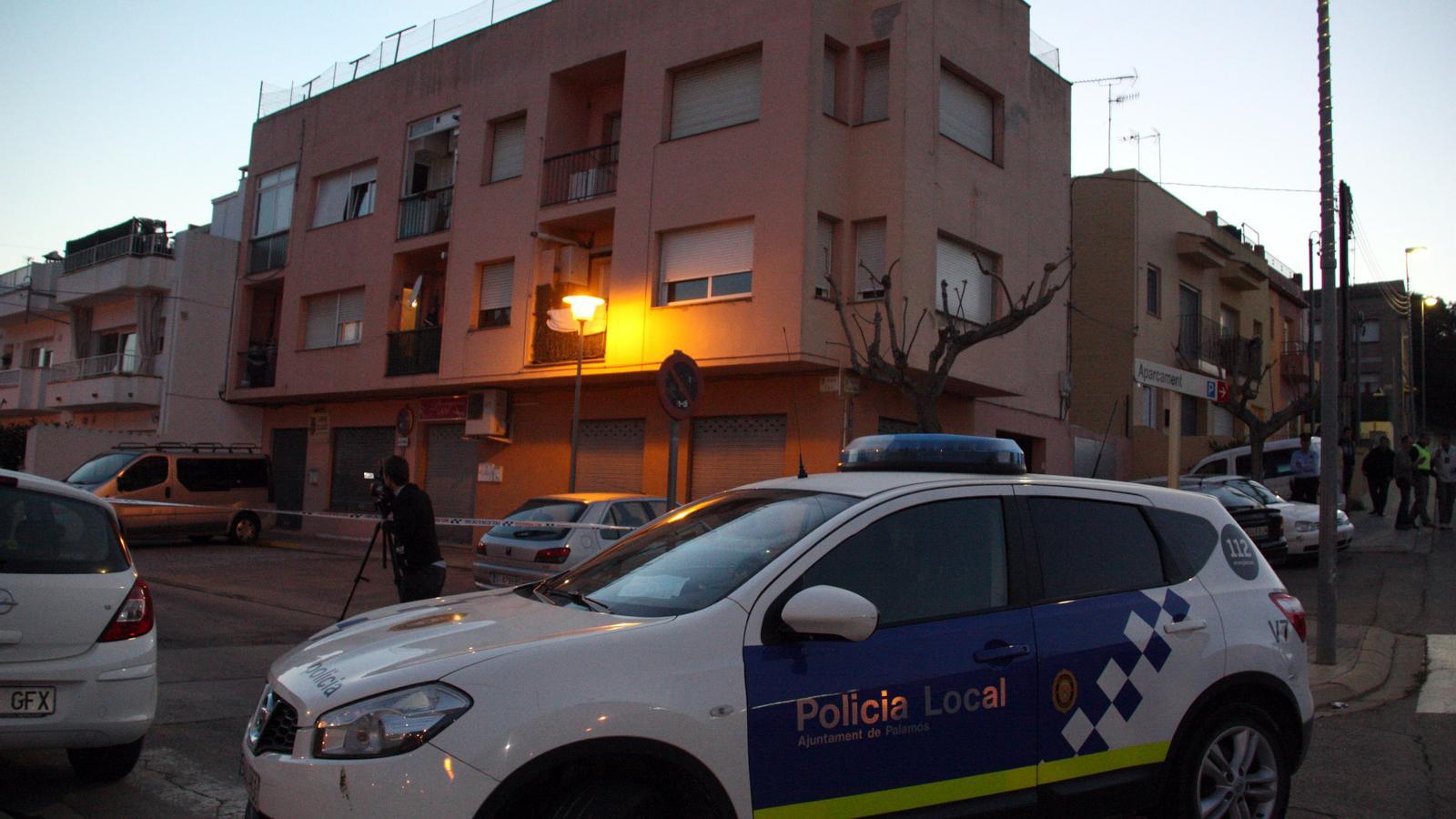 L'habitatge on hi ha hagut la deflagració està situat al carrer Gaspar Matas de Palamós / ACN