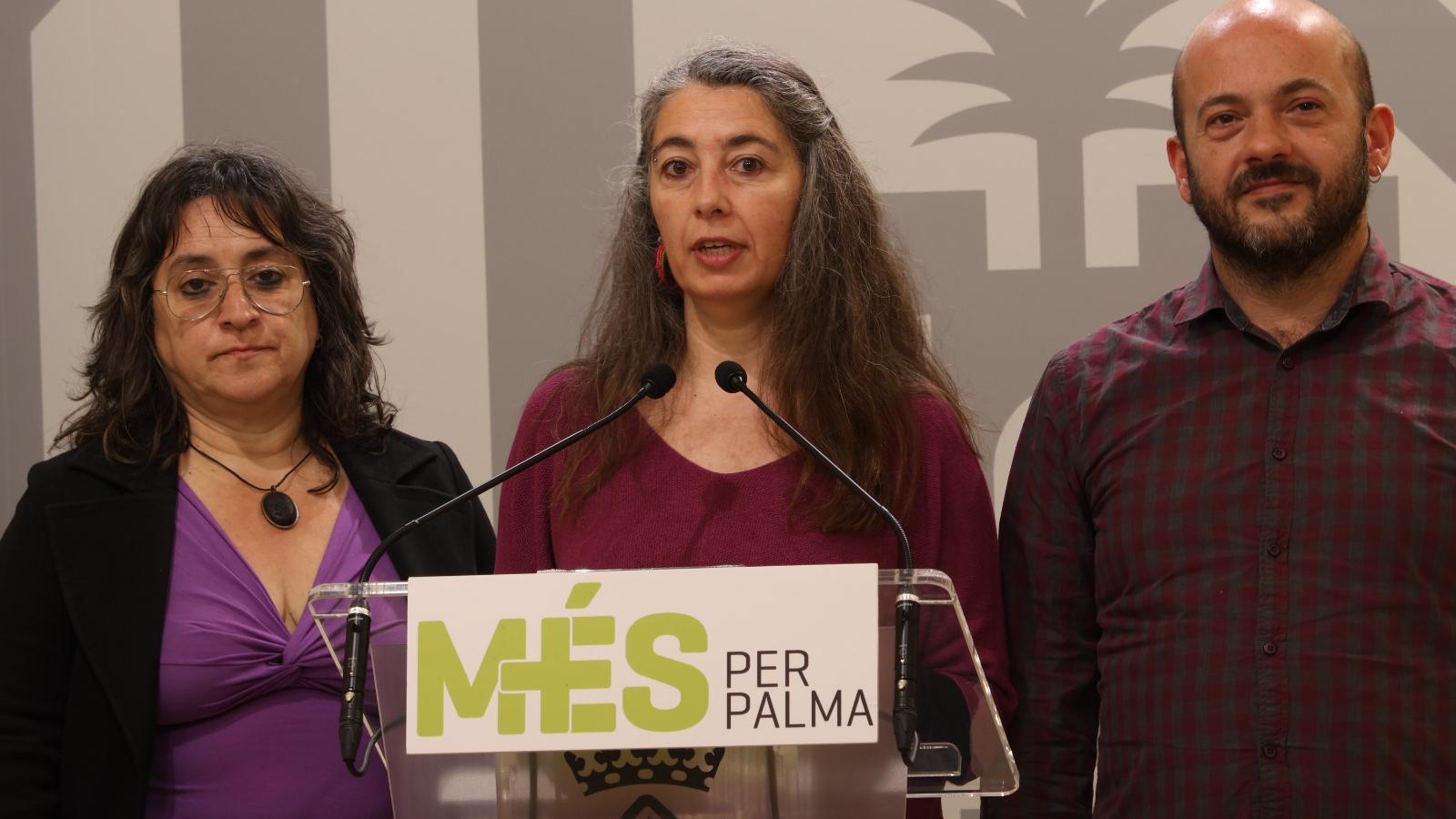 Neus Truyol sagt, dass "während die Leute jonglieren, um über die Runden zu kommen, der Bürgermeister weder einen Plan noch eine Antwort hat".