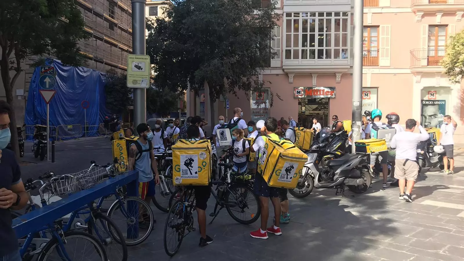 Una trentena de persones han participat a la manifestació.