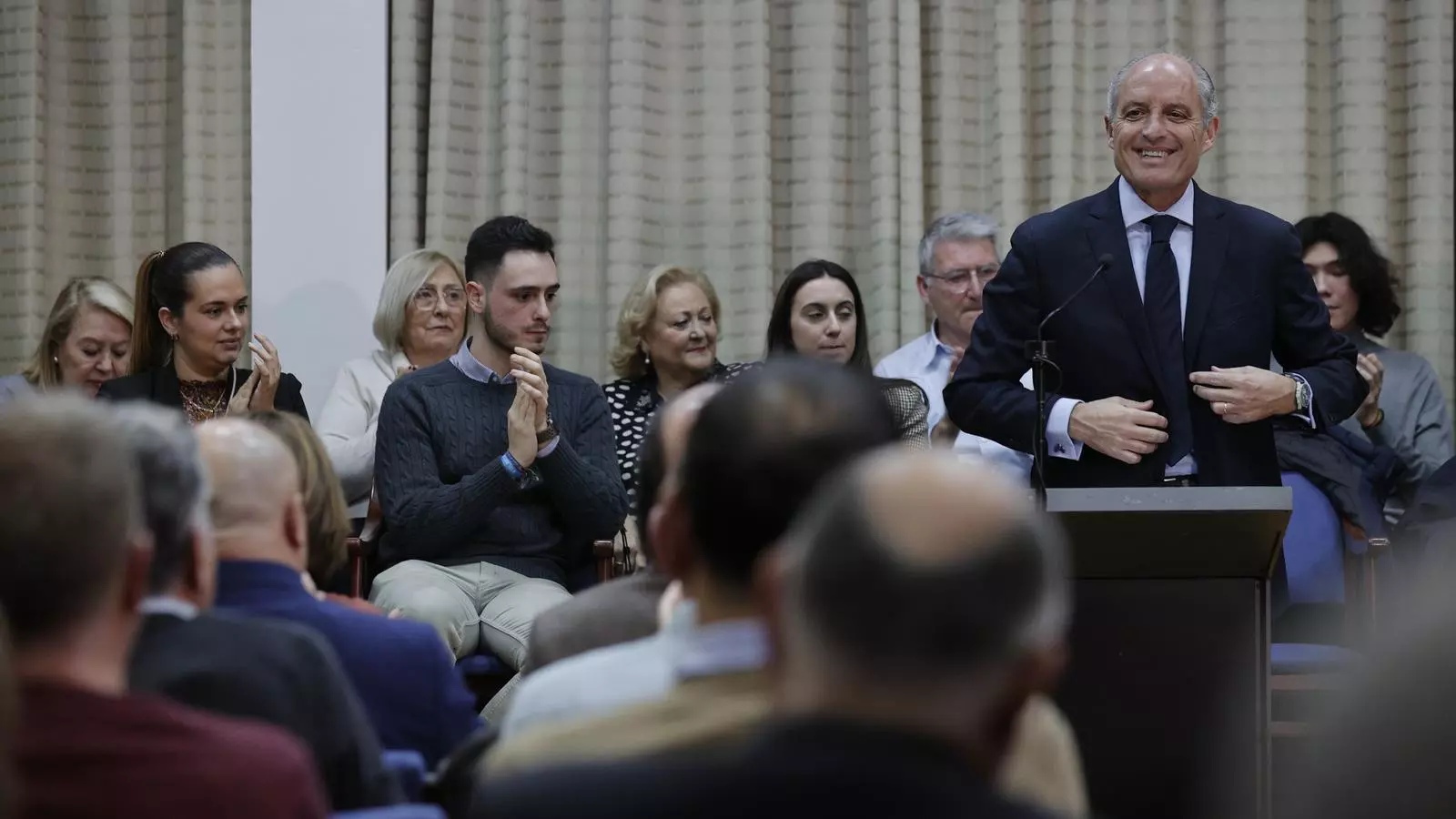 L'expresident de la Generalitat Valenciana Francisco Camps abans de pronunciar la conferència 'La pena del telediario en España'