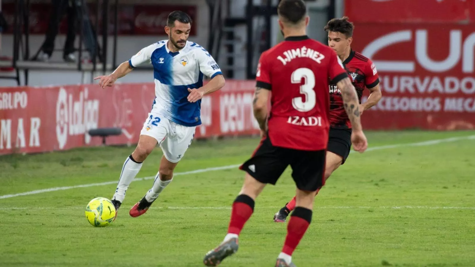 Óscar Rubio condueix una pilota a Anduva.