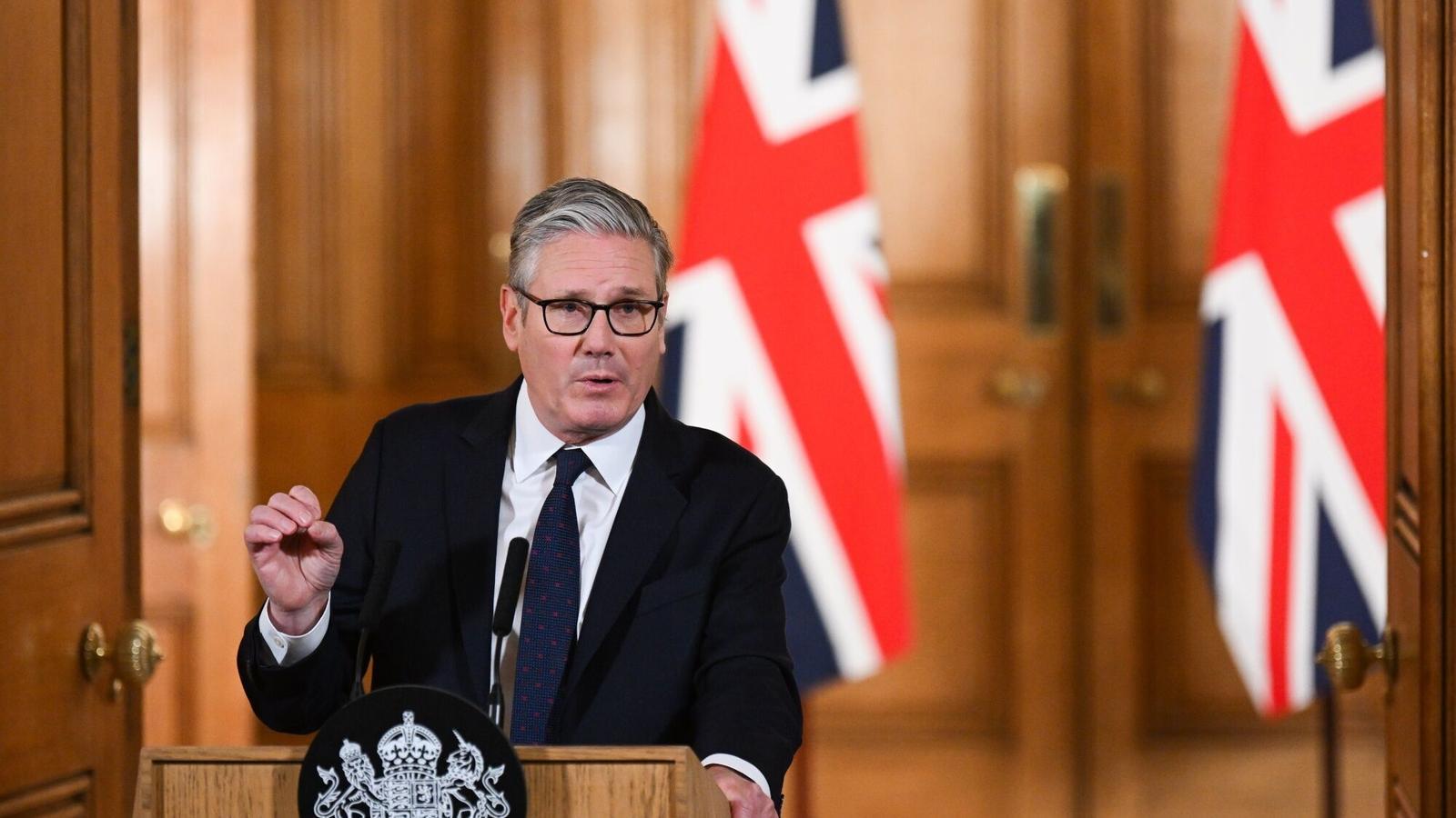Keir Starmer, este lunes en Downing Street, durante el anuncio de la prohibición del acceso de los menores de 16 años a las redes sociales.