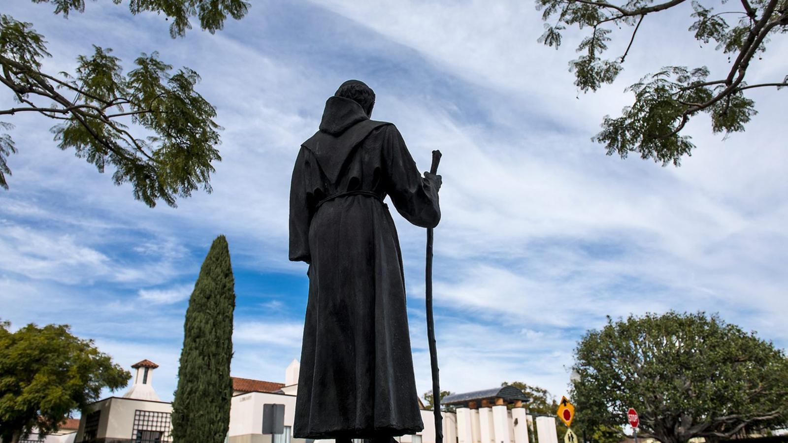 Per alguns indis californians, Juníper Serra  no era cap sant