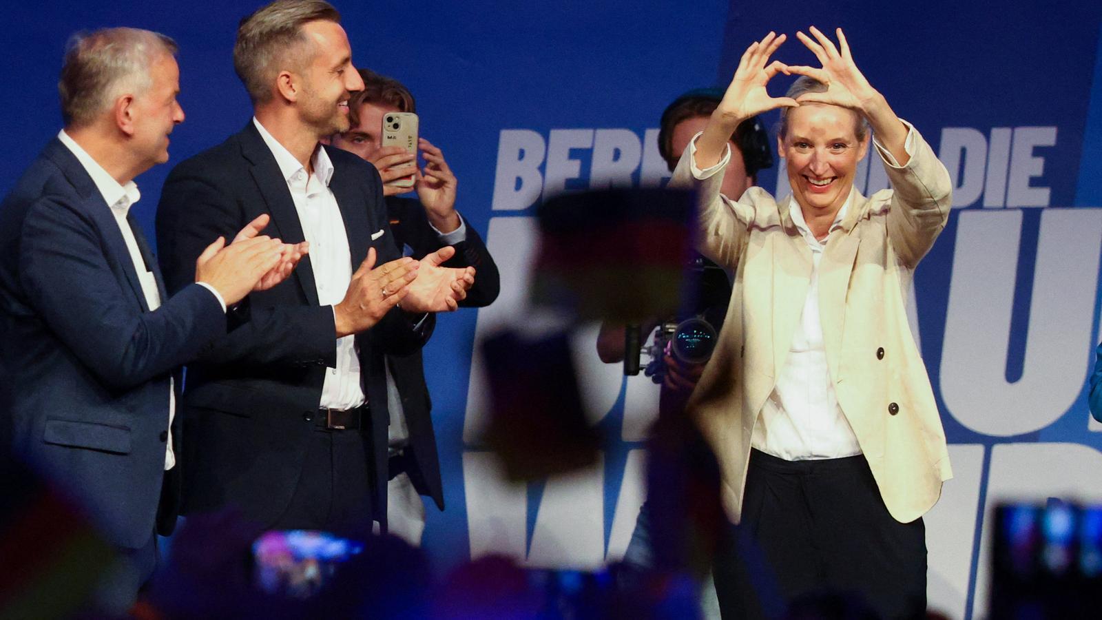 La colíder de AfD, Alice Weidel, y los candidatos en Mecklemburgo-Pomerania Occidental, Leif-Erik Holm, y en Sajonia-Anhalt, Ulrich Siegmund, en Neubrandenburg.