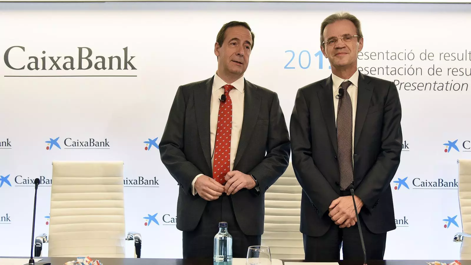 Jordi Gual i Gonzalo Gortazar aquest matí a la seu de Caixabank, a València