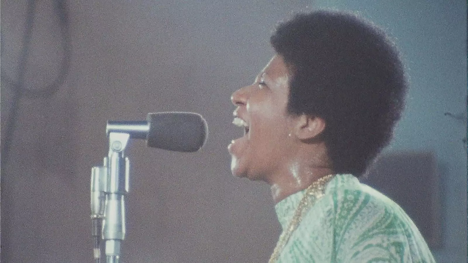 Aretha Franklyn al concert de l’any 1972 que recull el film Amazing grace.