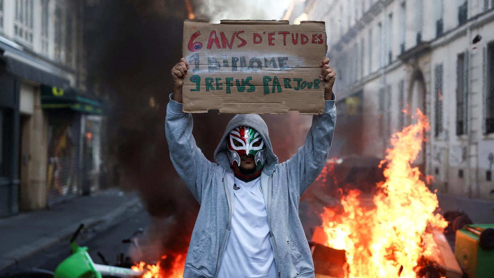 A young person in the French demonstrations against the cost of living this October.