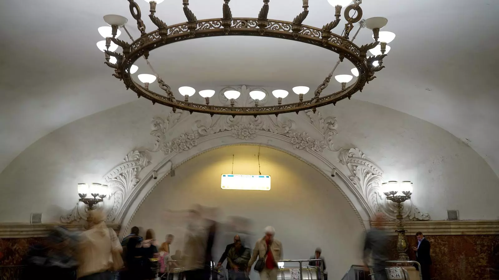 El majestuós metro de Moscou.