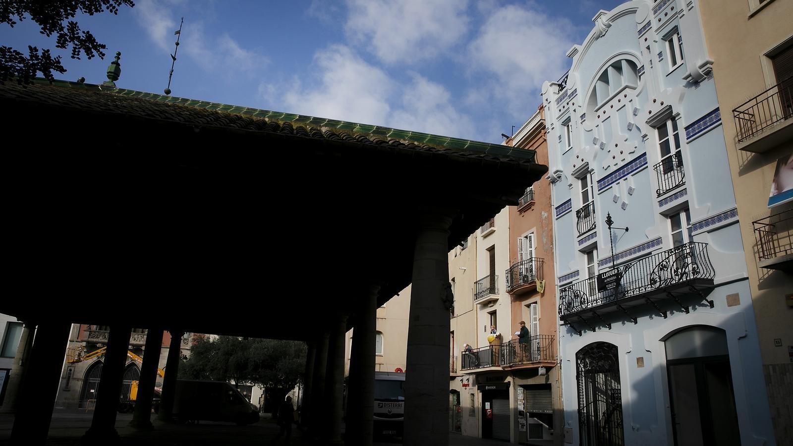 La Casa Clapés, a la Plaça de la Porxada de Granollers.