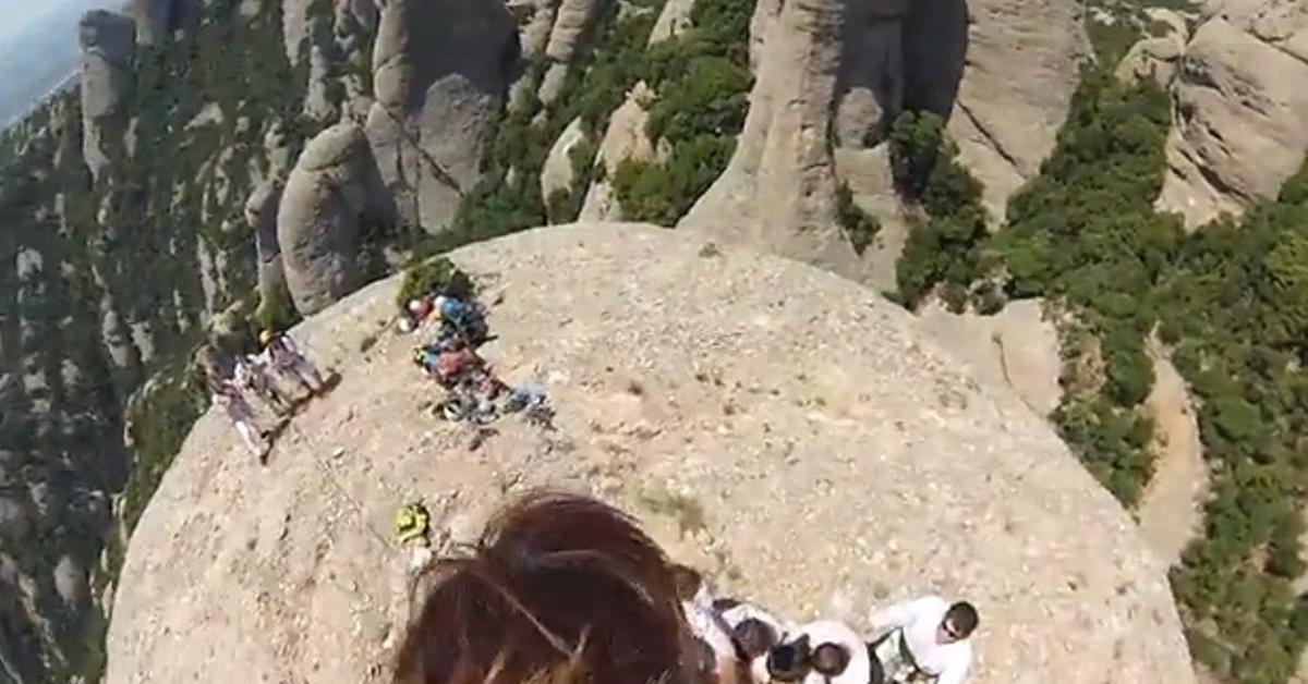 El pilar de 4 dels Minyons a 1.100 metres d'altitud, a vista d'enxaneta