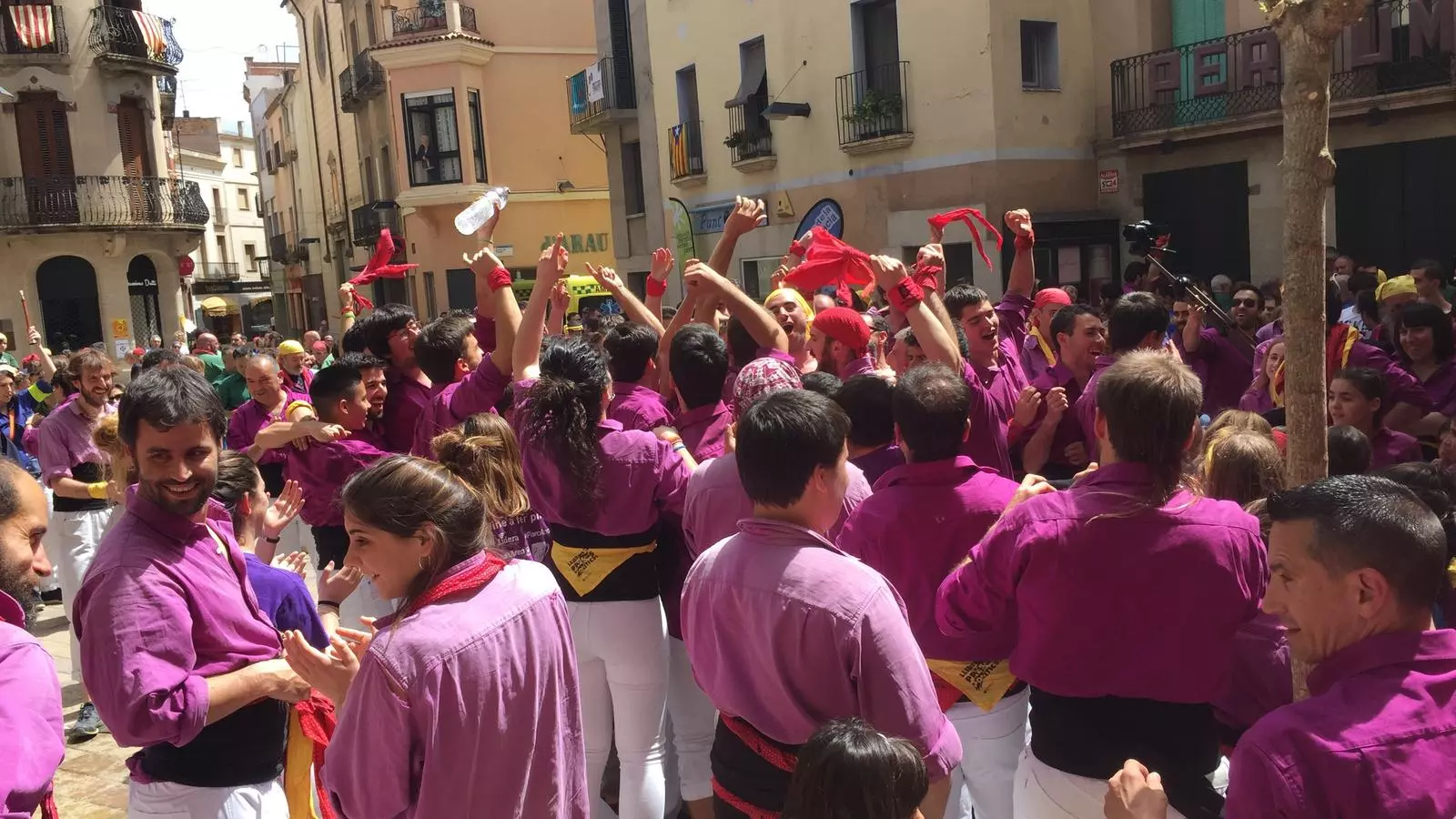 Els Moixiganguers van descarregar la seva tripleta més matinera a la diada del seu aniversari