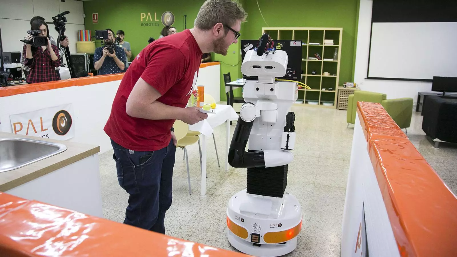El Tiago és el robot de l’empresa PAL Robotics que va servir de plataforma en el torneig.