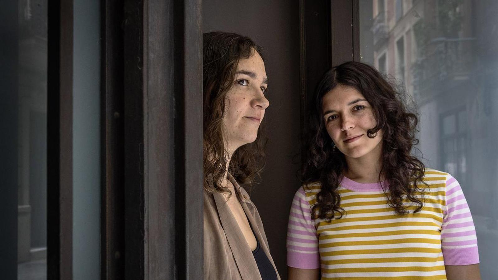 The duo L'Arannà, formed by Anna Sala and Lara Magrinyà, at the Centre Artesà Tradicionàrius.