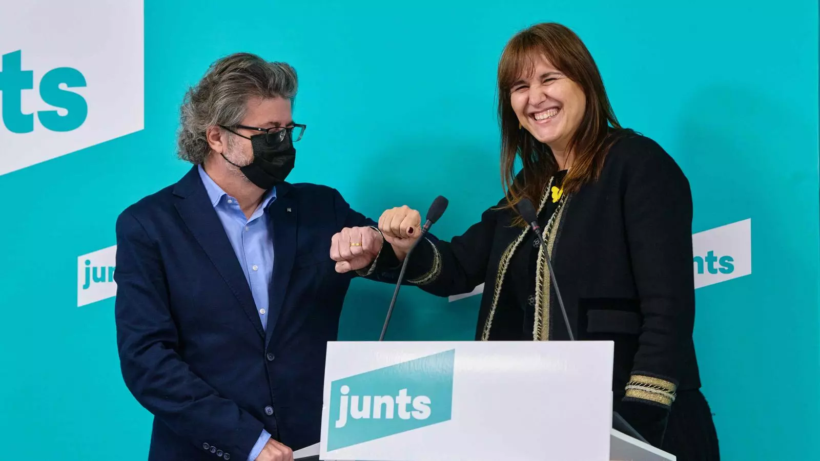 Antoni Castellà i Laura Borràs, celebrant l'acord electoral al que han arribat Demòcrates i JxCat