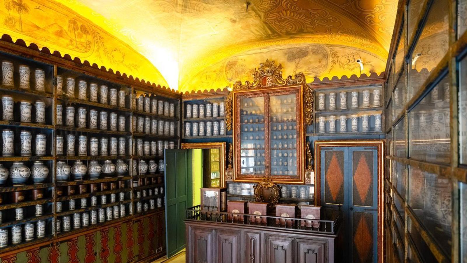 Dentro del antiguo Hospital de Santa Caterina en Girona había una farmacia.