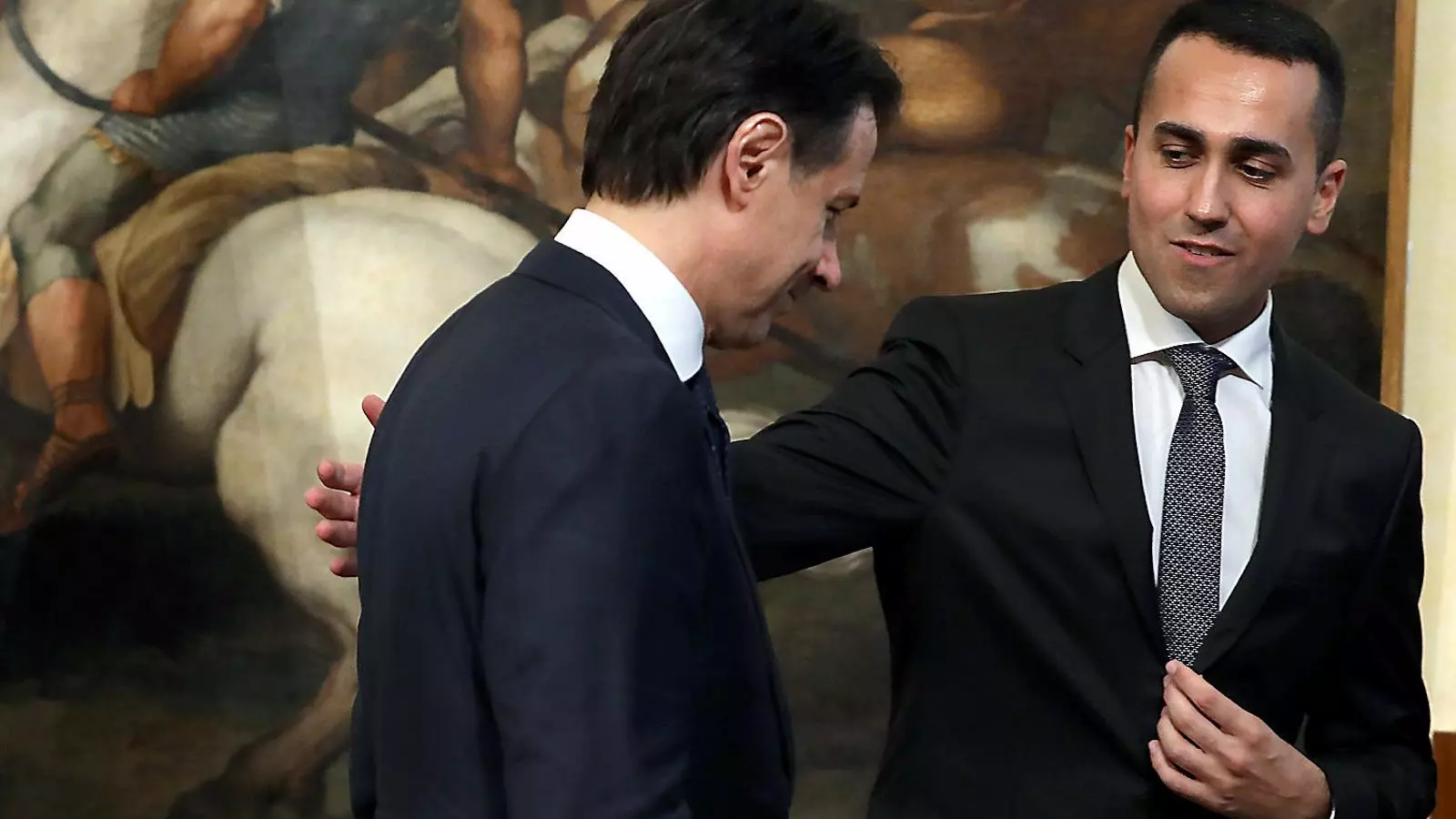 El primer ministre, Giuseppe Conte, i el ministre de Treball, Luigi Di Maio, tots dos en funcions, en una imatge d’arxiu.
