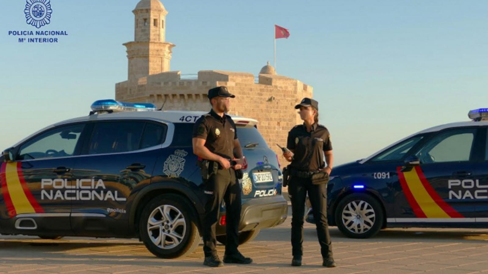 Policia Nacional a Maó.