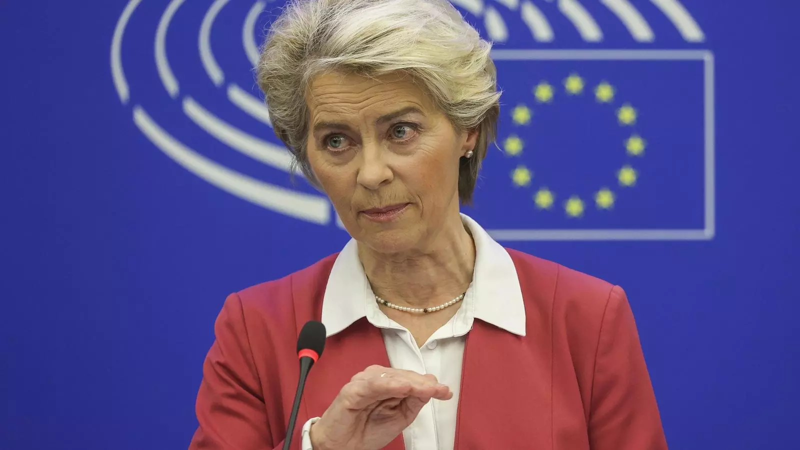 La presidenta de la Comissió Europea, Ursula von der Leyen, anunciant les noves propostes del pla de xoc energètic