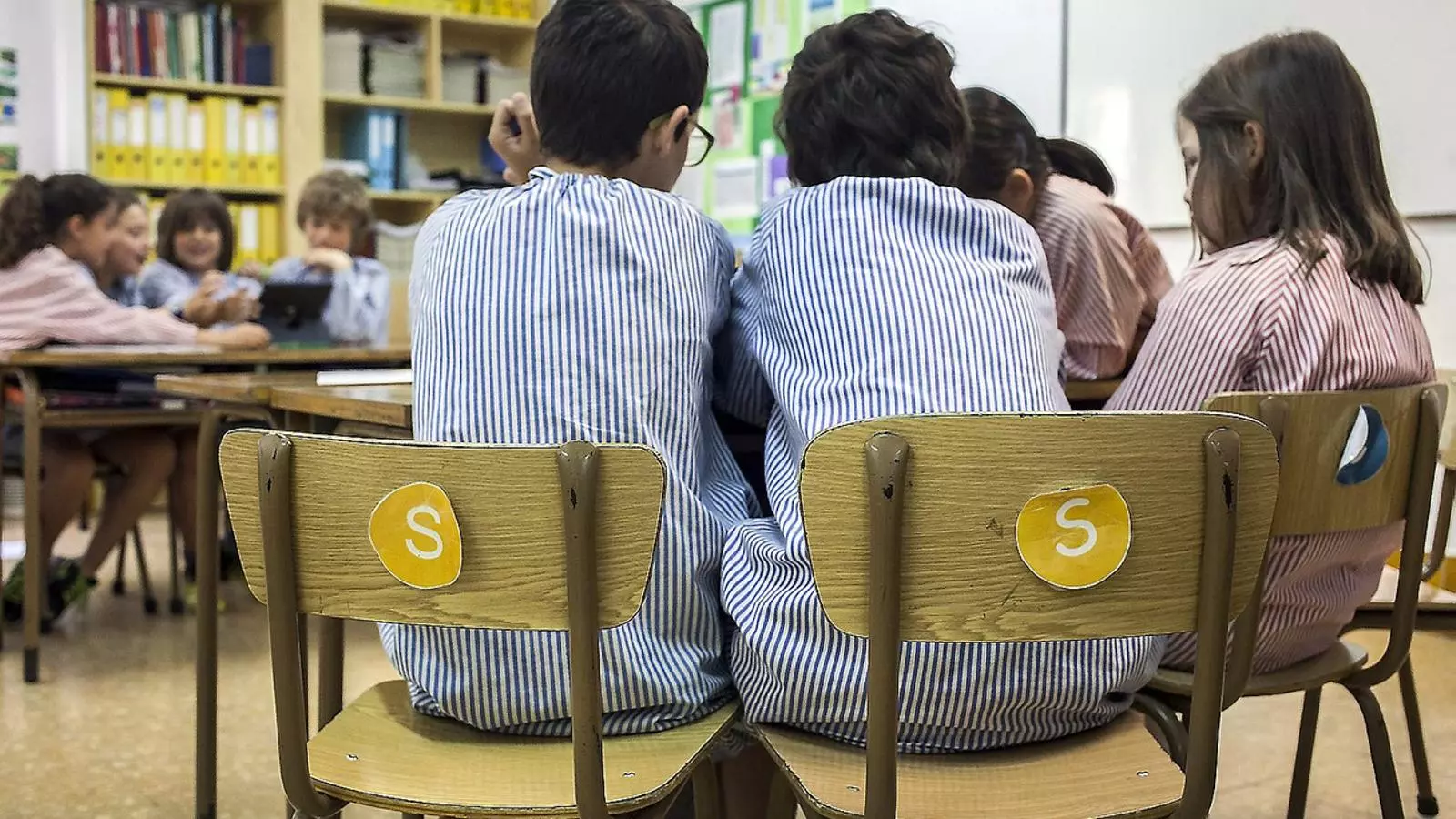 Alumnes de l’Escola Sadako de Barcelona treballant en un projecte. És una dels centres que s'han afegit a Escola Nova 21