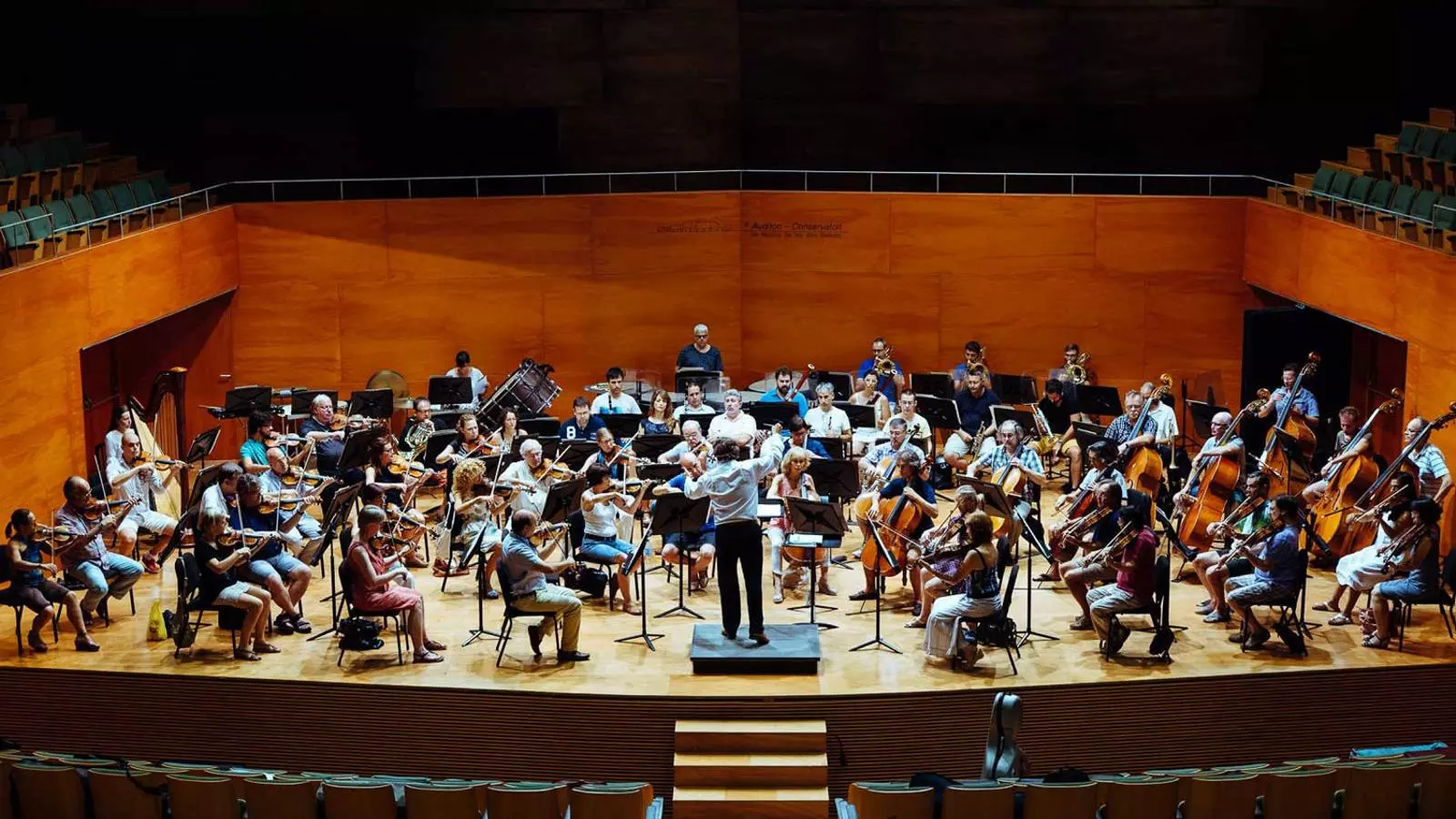 Jordi Bernàcer va dirigir el cinquè concert de l’Orquestra Simfònica a l’Auditorium de Palma.