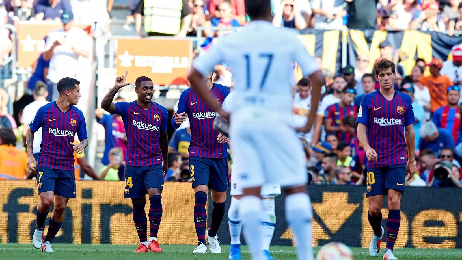 El Barça celebra el gol de Malcom al Gamper