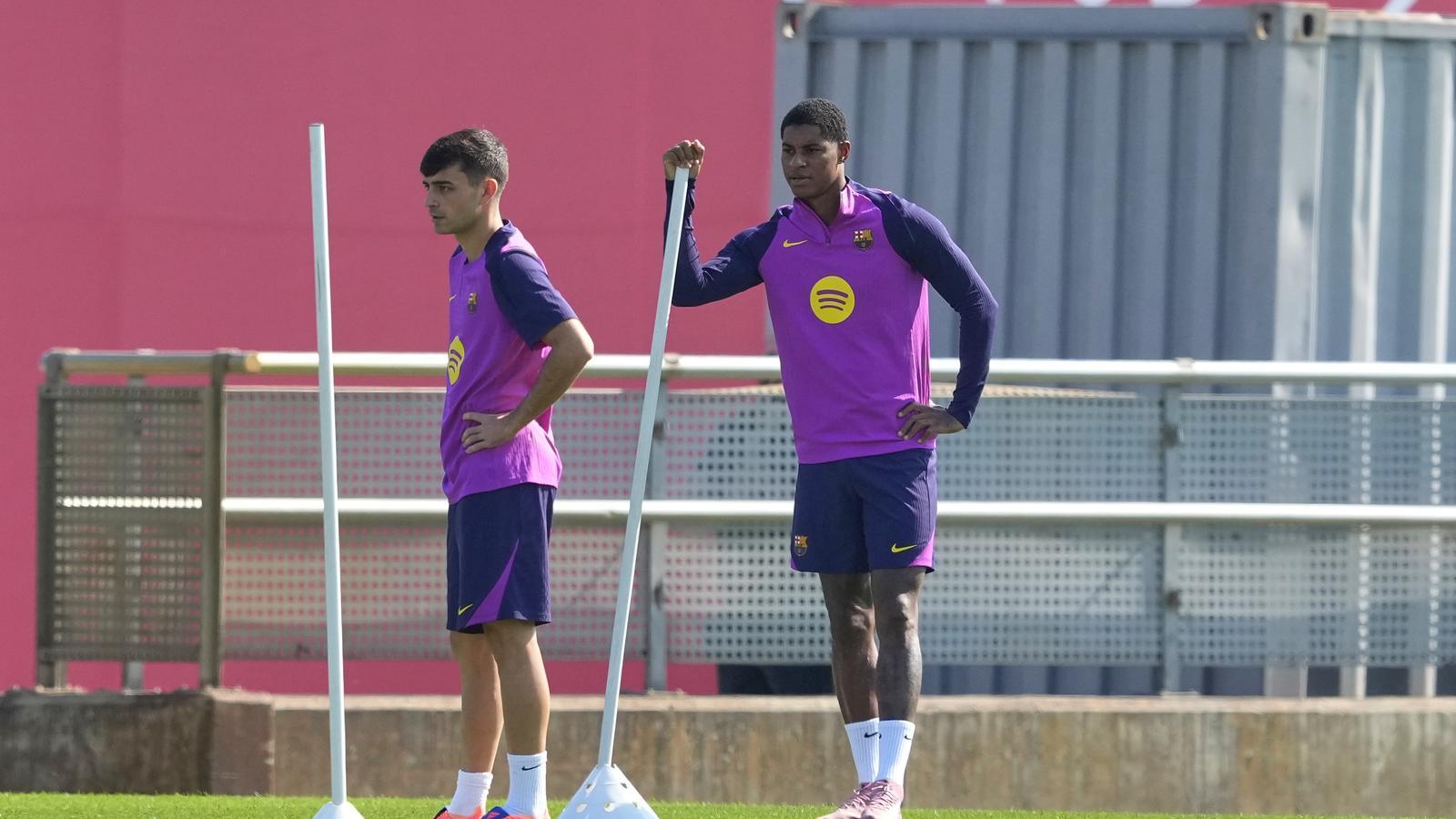 Pedri y Rashford en el último entrenamiento antes de recibir al PSG