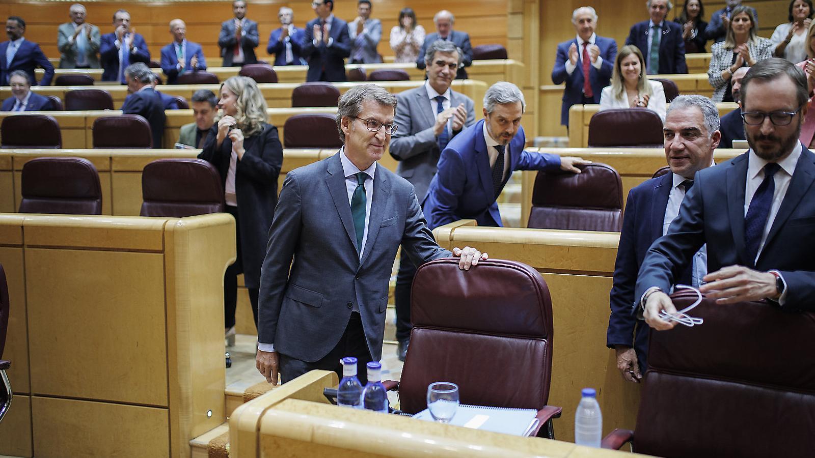 Alberto Núñez Feijóo y Juan Bravo en el Senado .