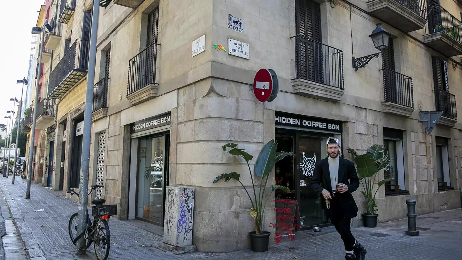 Cantonada dels carrers Consolat i Canvis Vells, on estava ubicat el desaparegut bar La Bolsa.