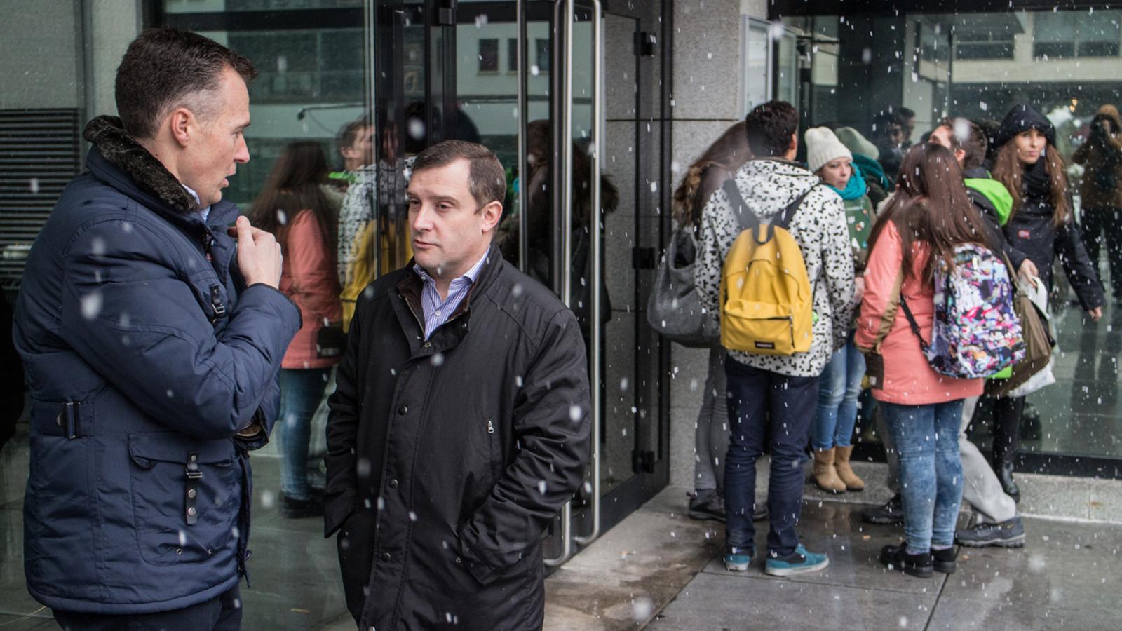 Els candidats liberals Ferran Costa i Josep Majoral, a la Universitat d'Andorra / J.D.