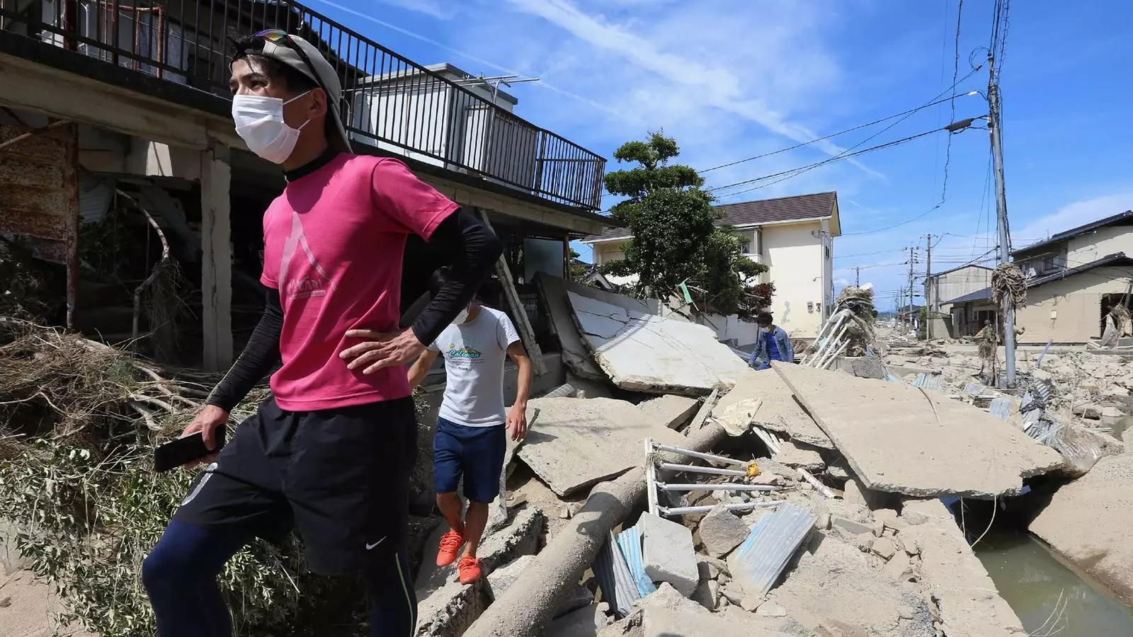 Destrosses per les inundacions a la ciutat de Kurashiki.