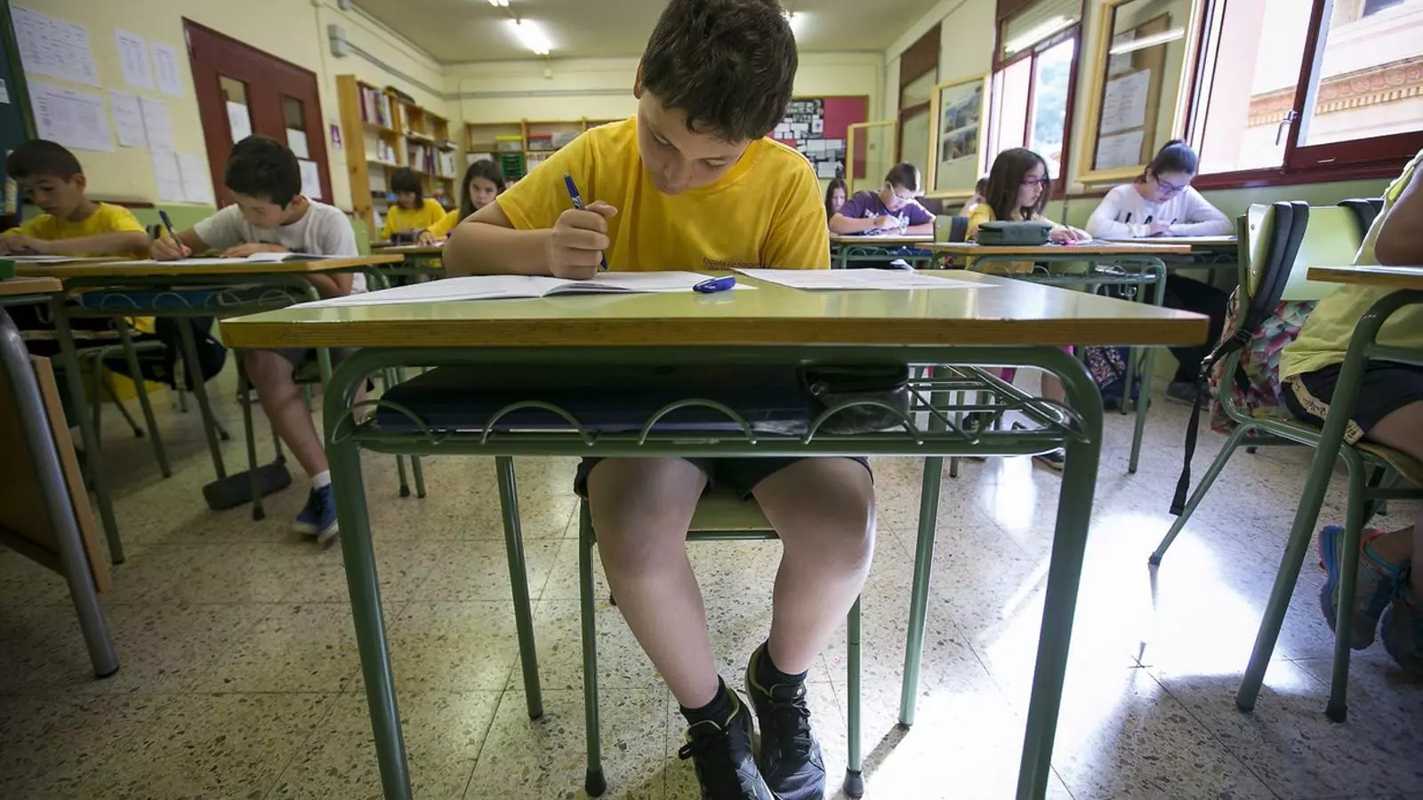 UOB denuncia que un de cada cinc grups d’infantil i primària supera la ràtio màxima