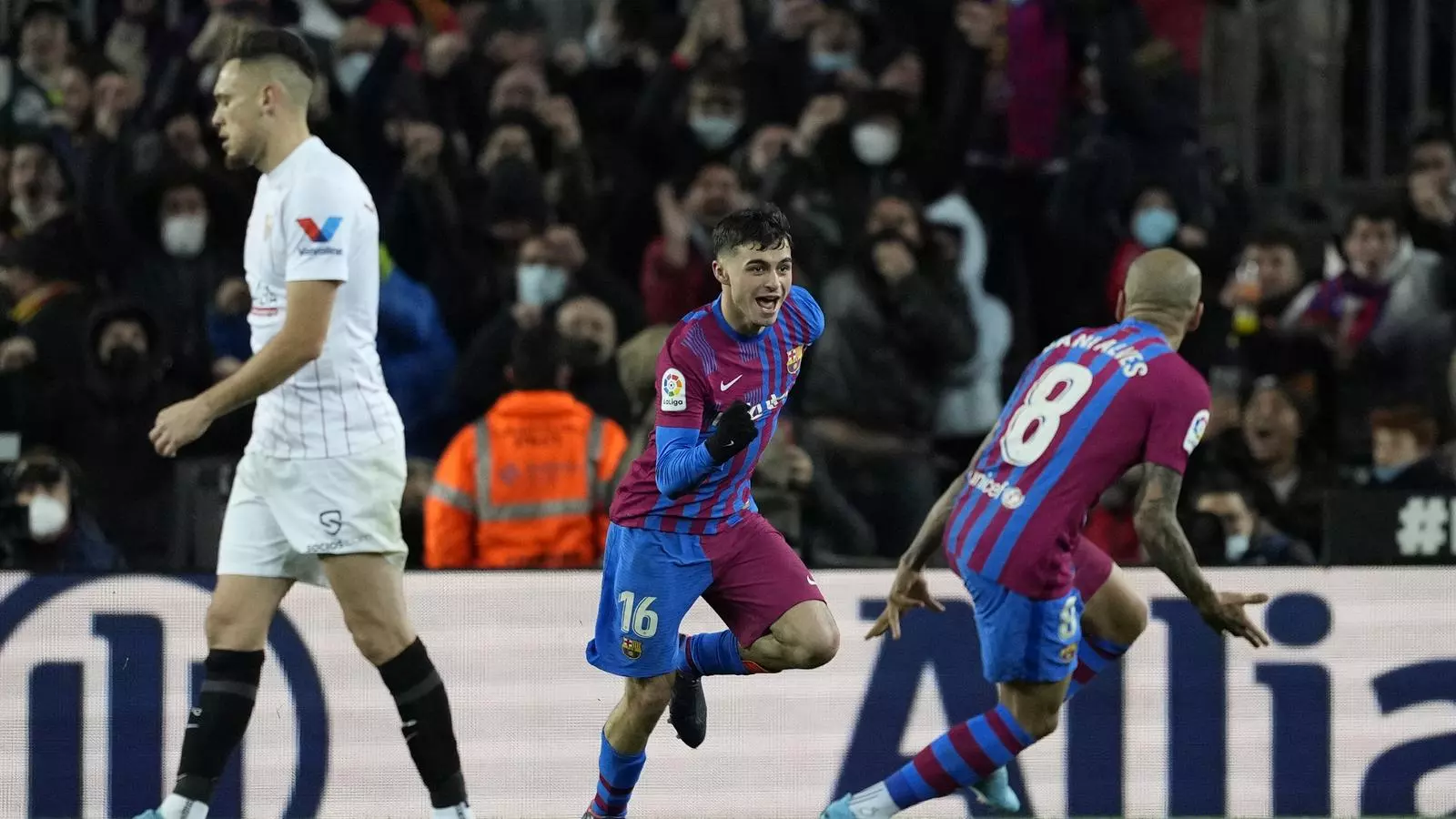 Pedri, celebrant el seu gol contra el Sevilla