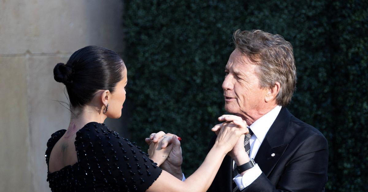 Quan Martin Short tenia 12 anys, el seu germà gran va morir en un accident de cotxe. Cinc anys més tard, la seva mare va morir de càncer; tres anys després, el seu pare ...