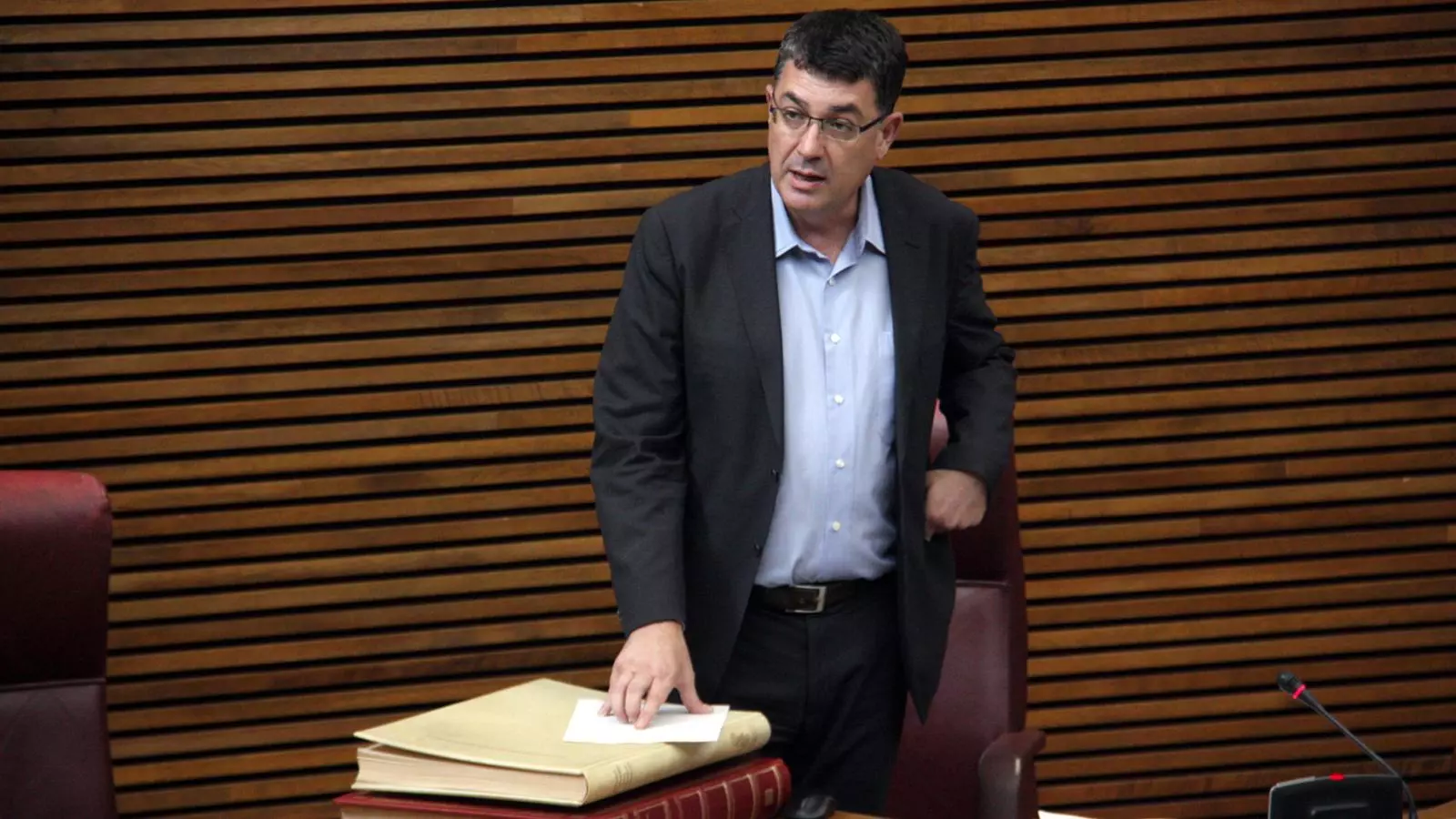 El diputat de Compromís, Enric Morera, ha jurat i promès aquest divendres el càrrec de president de les Corts Valencianes. / JOSÉ SOLER / ACN