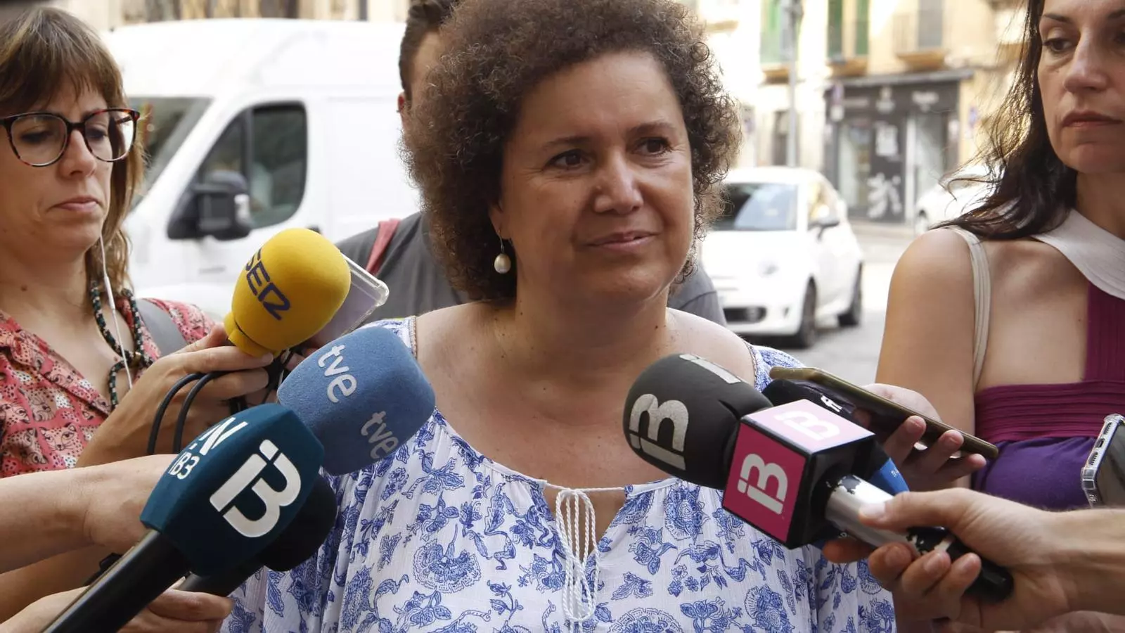La regidora de Turisme, Sanitat, Consum, Justícia Social, Feminisme i LGTBI, Elena Navarro.
