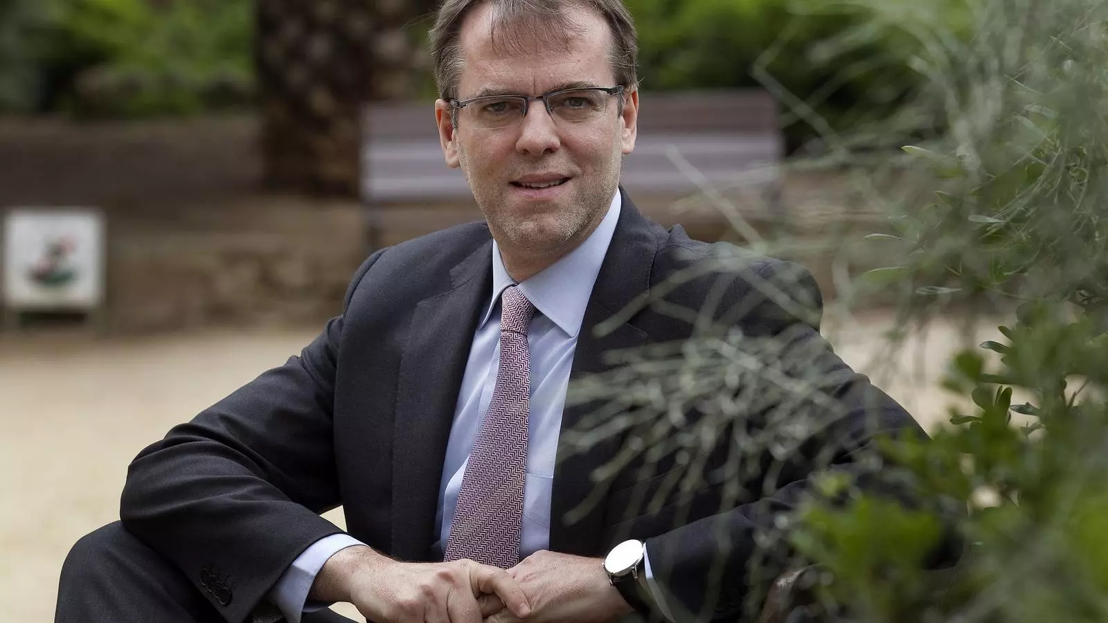 Tots som culpables de la desaparició de les caixes d'estalvis" Perfil