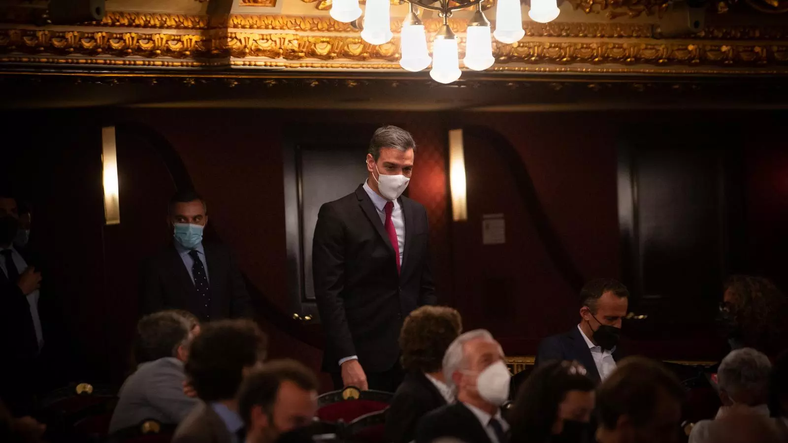 Pedro Sánchez arribant al Liceu, on aquest dilluns va anunciar la concessió dels indults als presos polítics del Procés.