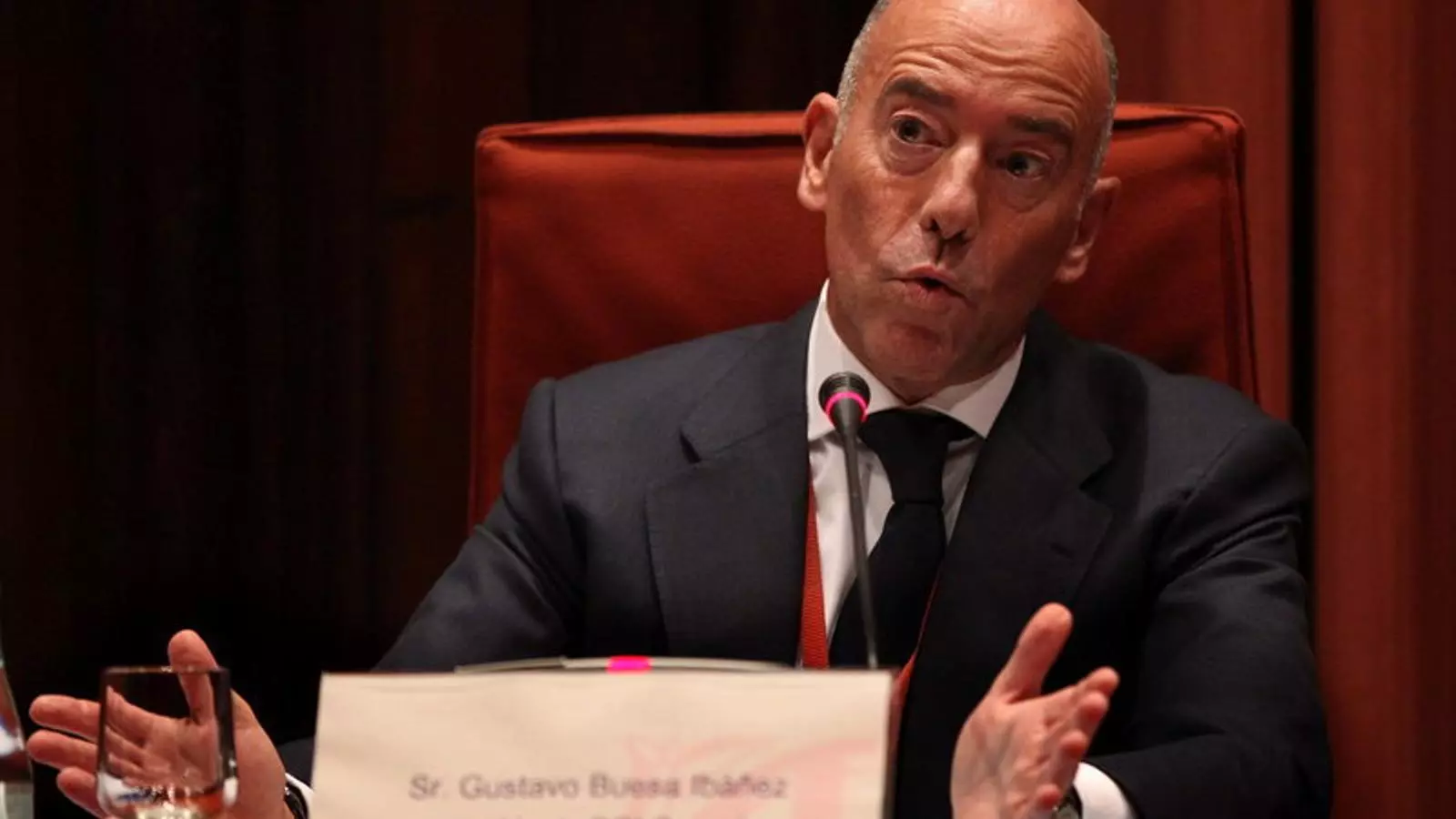 Gustavo Buesa va comparèixer a la comissió d'investigació del frau fiscal