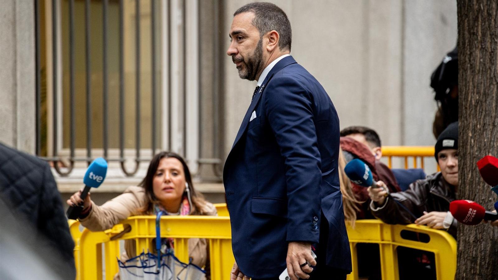 Víctor de Aldama arriving this morning at the Supreme Court