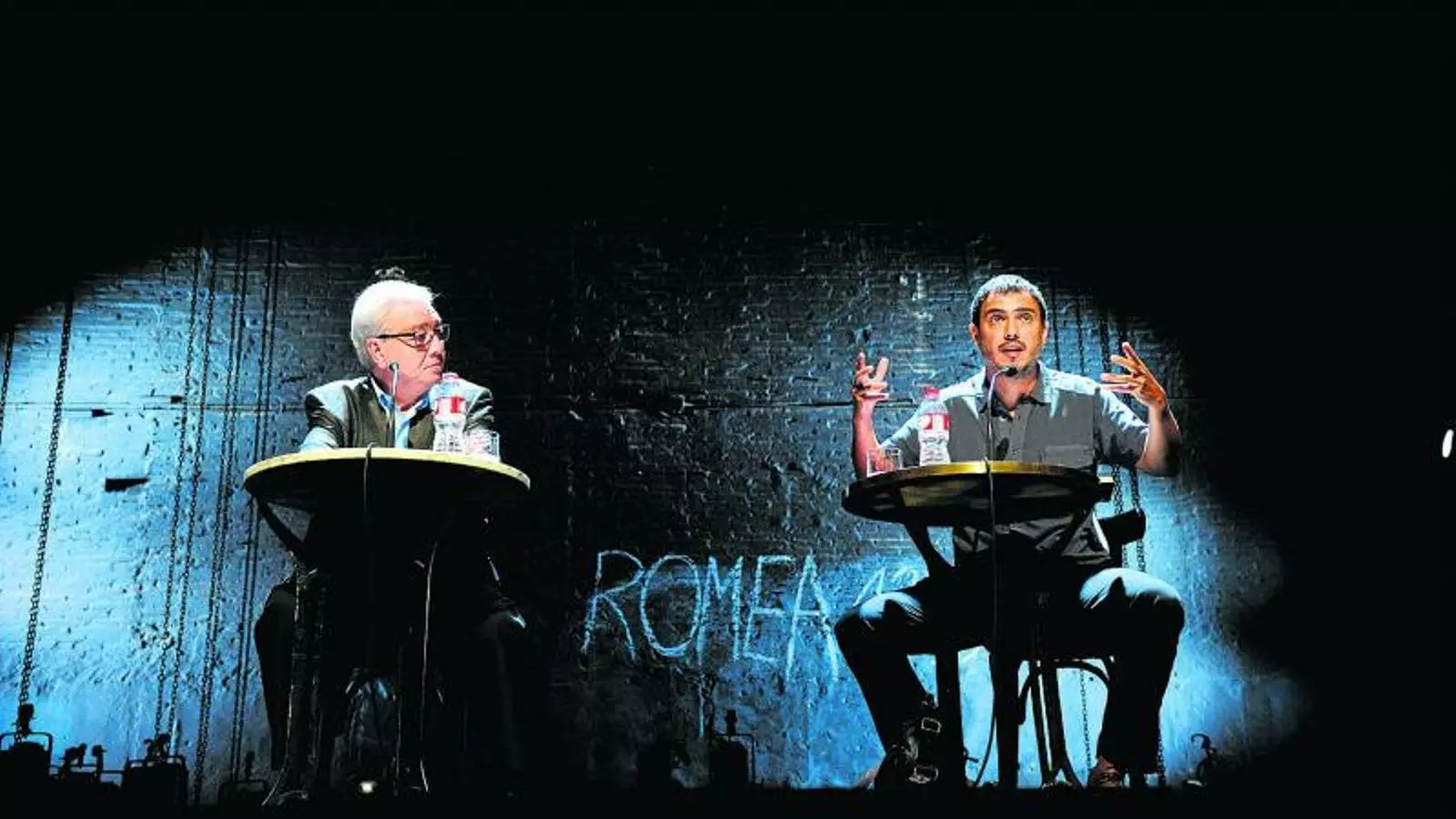COMENÇA LA TEMPORADA
01. Daniel Martínez i Julio Manrique ahir al matí al Teatre Romea. 02. Carol López durant la presentació dels nous pròxims espectacles de la Villarroel.