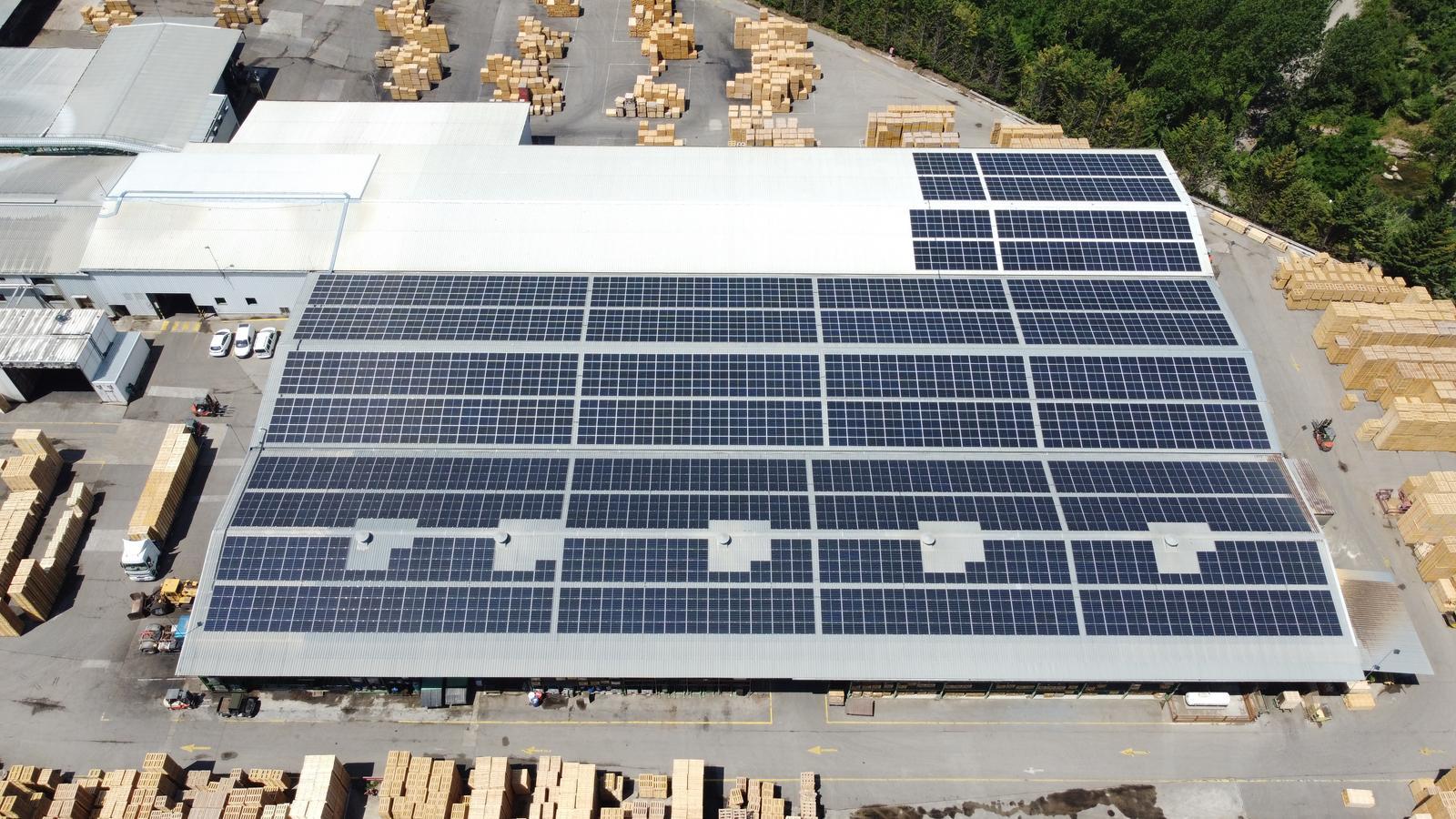 Installation of solar panels for industrial self-consumption.
