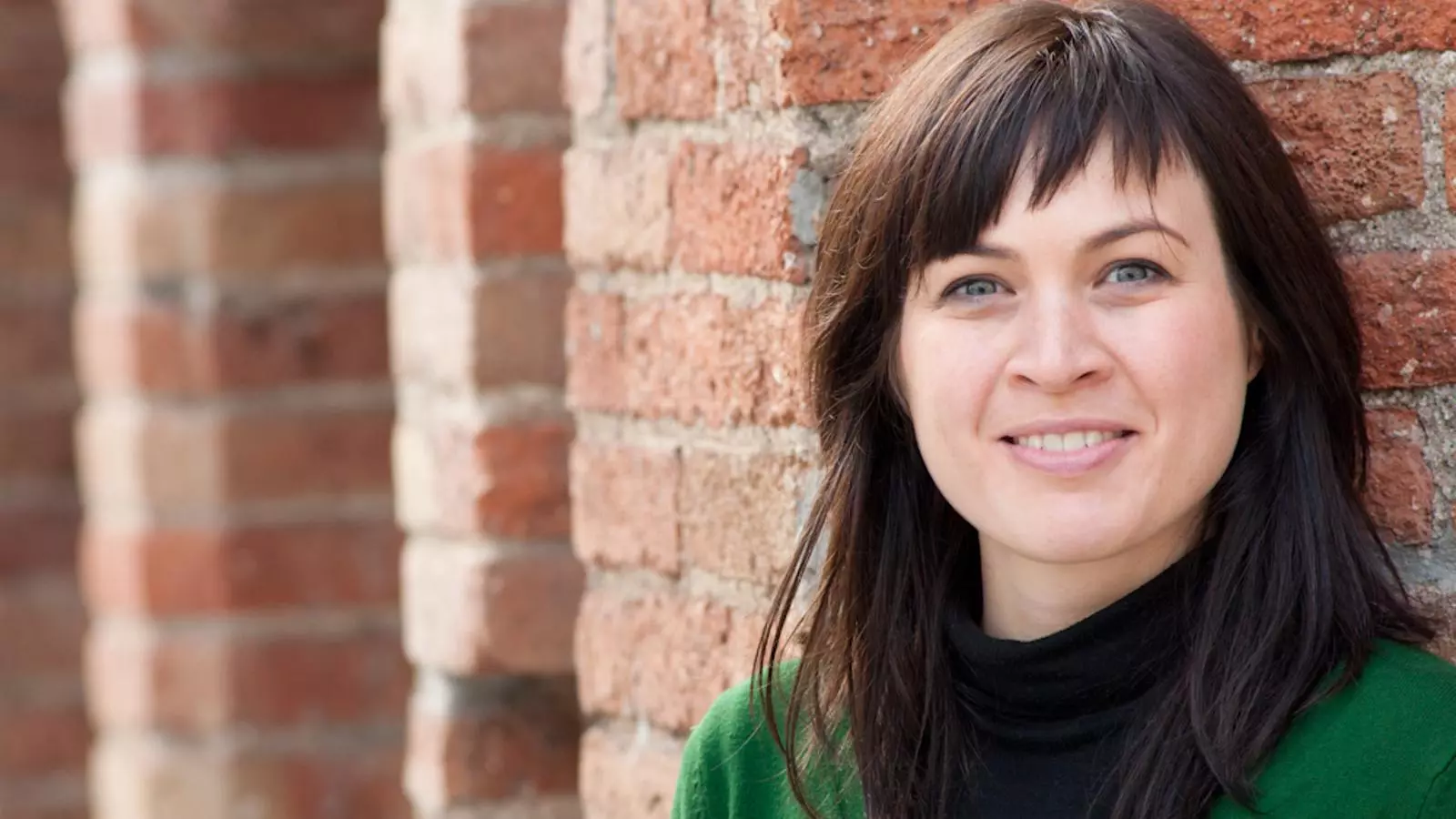 LA GATA MAULA Anna Roig imagina històries que alimenten els discos amb L'ombre de ton chien, i ara també el seu debut literari.