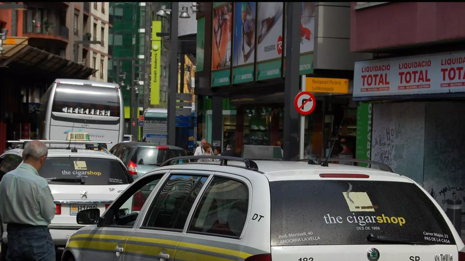 Taxis a l'avinguda Meritxell / ANA