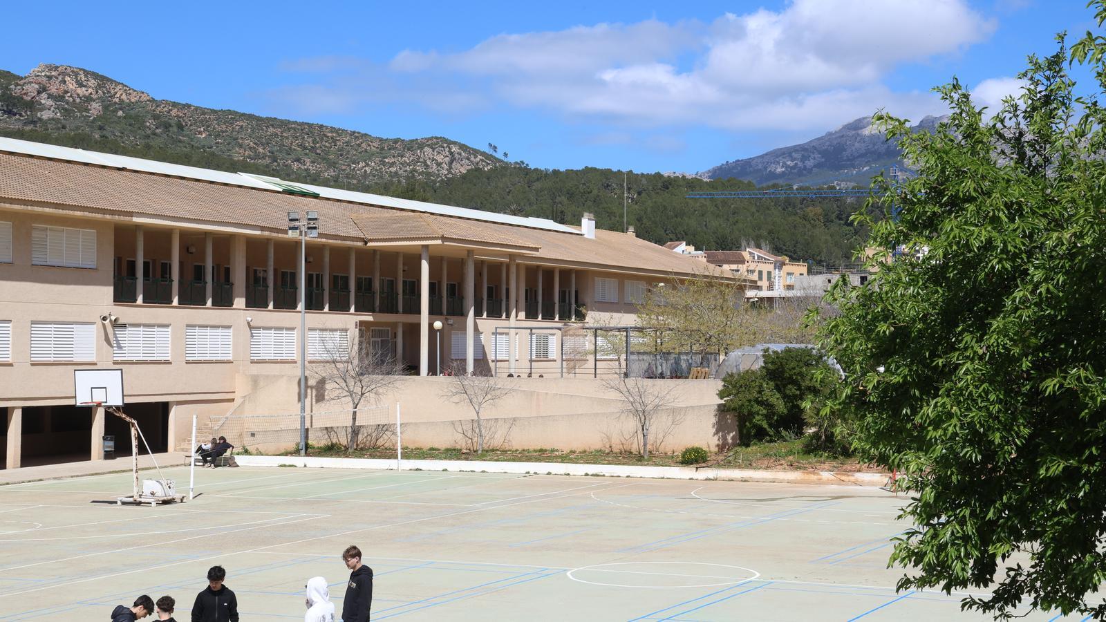L'IES Baltasar Porcel d'Andratx, on un grup d'alumnes han atacat amb insults homòfobs un docent.