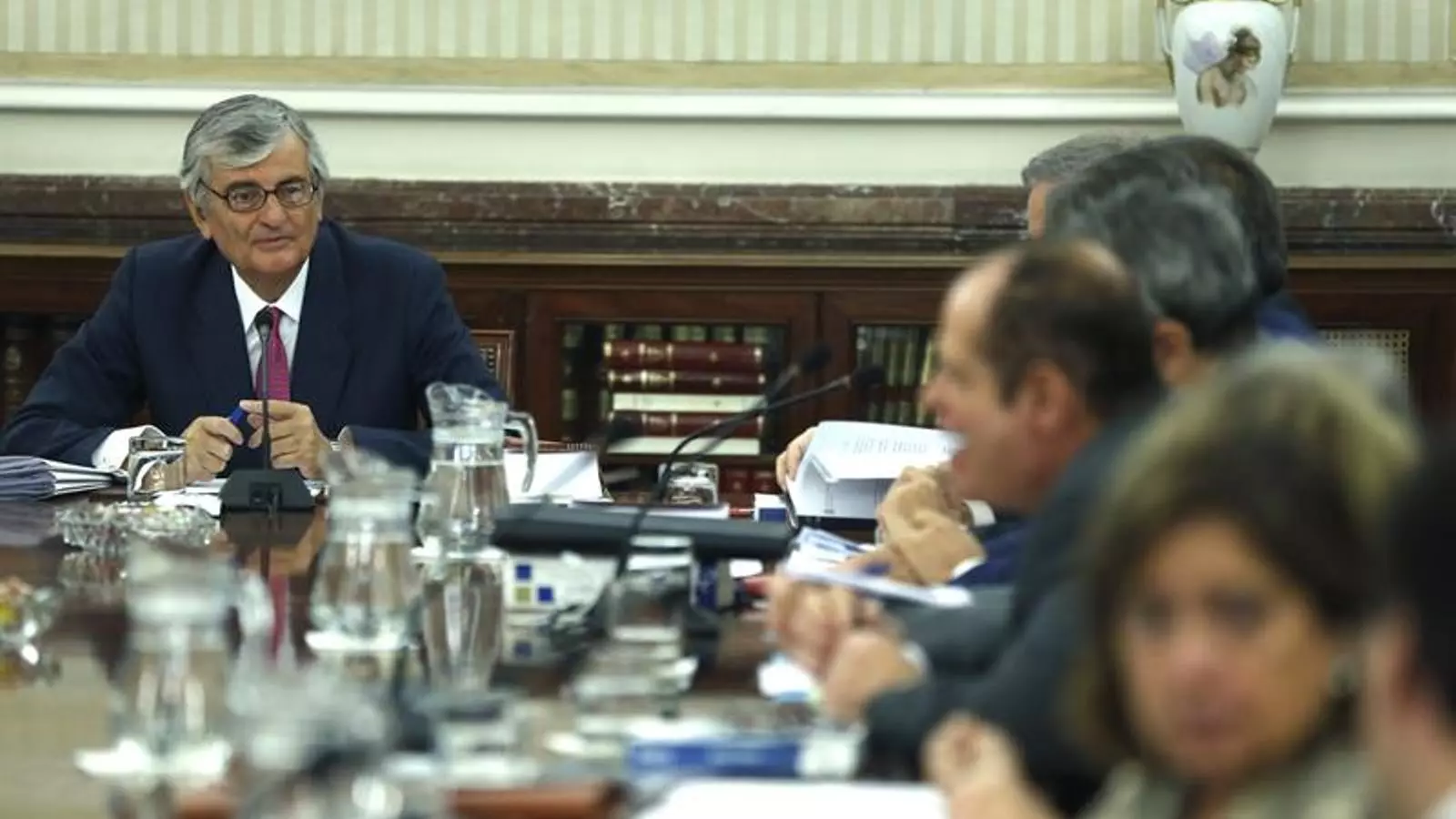 Eduardo Torres-Dulce presideix la Junta de Fiscals de Sala per debatre la querella al 9-N. EFE